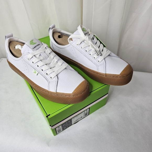 Cariuma Other - Cariuma OCA Low Gum White Premium Leather Sneaker -New- Mens 8.5 / Womens 10